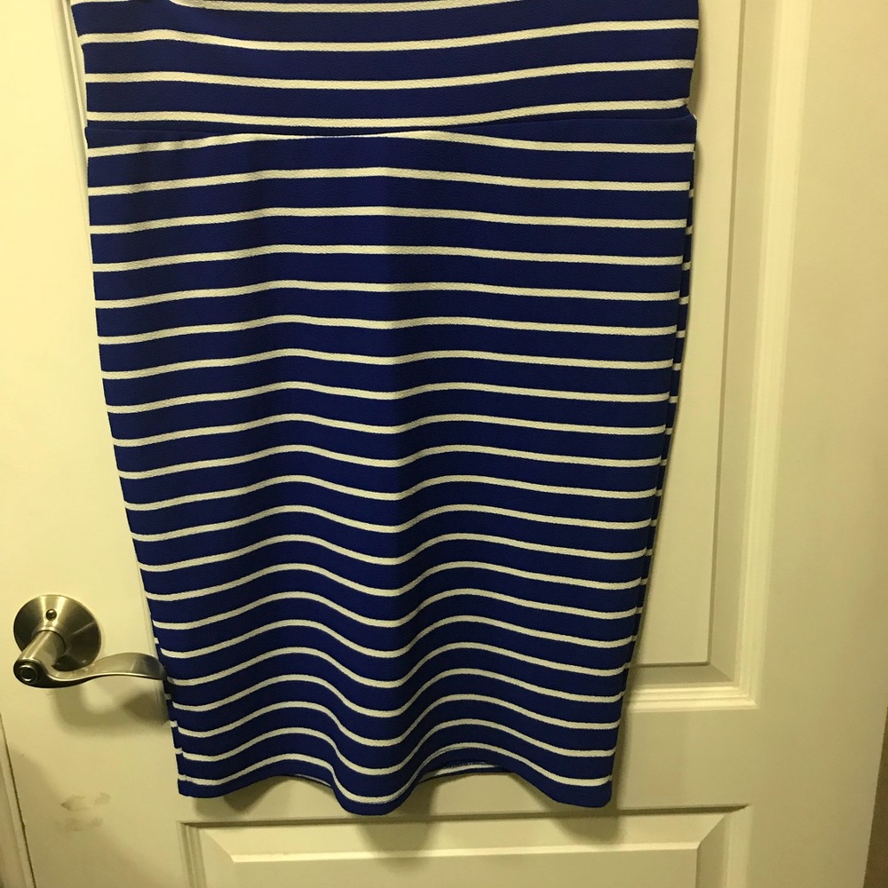 Lularoe BNWT blue/white stripped Cassie